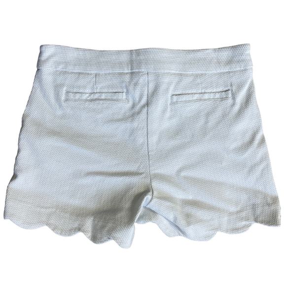 Women's Size 10 Attyre White Mackenzie Knit Scalloped Hem Casual Shorts - Picture 2 of 8